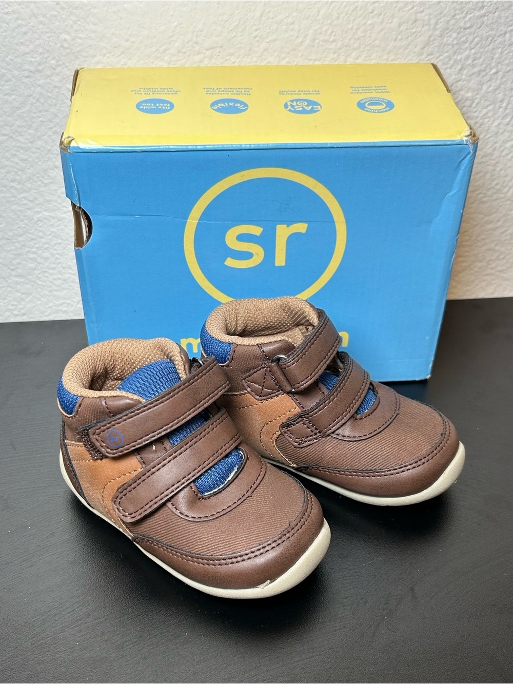 Munchkin Stride Rite Bennet Toddler Boy Walker Shoes Size 5M Hook & Loop Closure